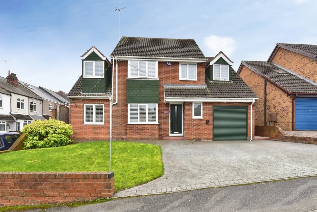 4 bed house for sale — Mallard Drive, Killamarsh, Sheffield, Derbyshire, S21