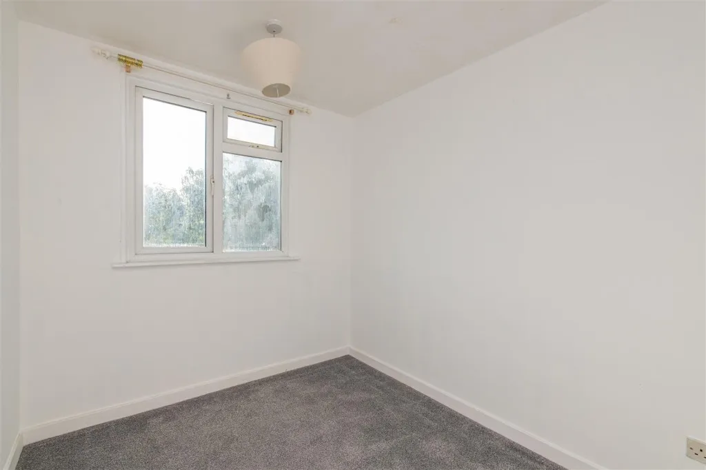 St. Annes Road, Kettering, photo 9