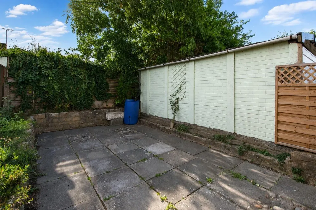 St. Annes Road, Kettering, photo 11