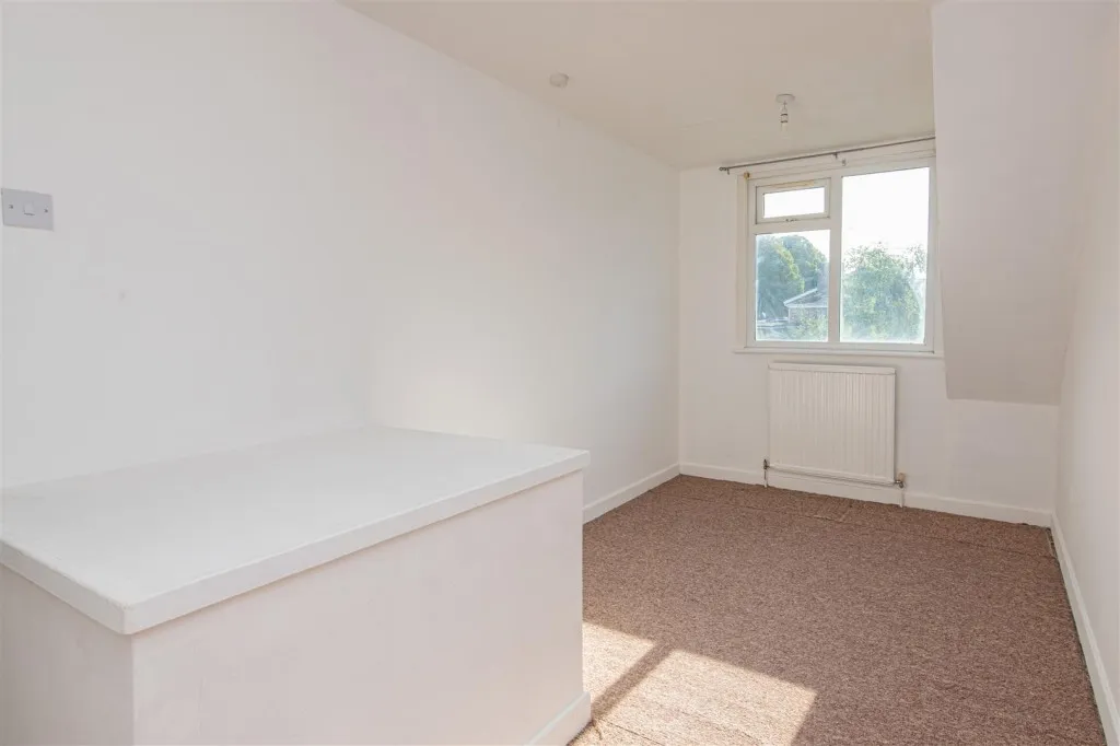 St. Annes Road, Kettering, photo 10