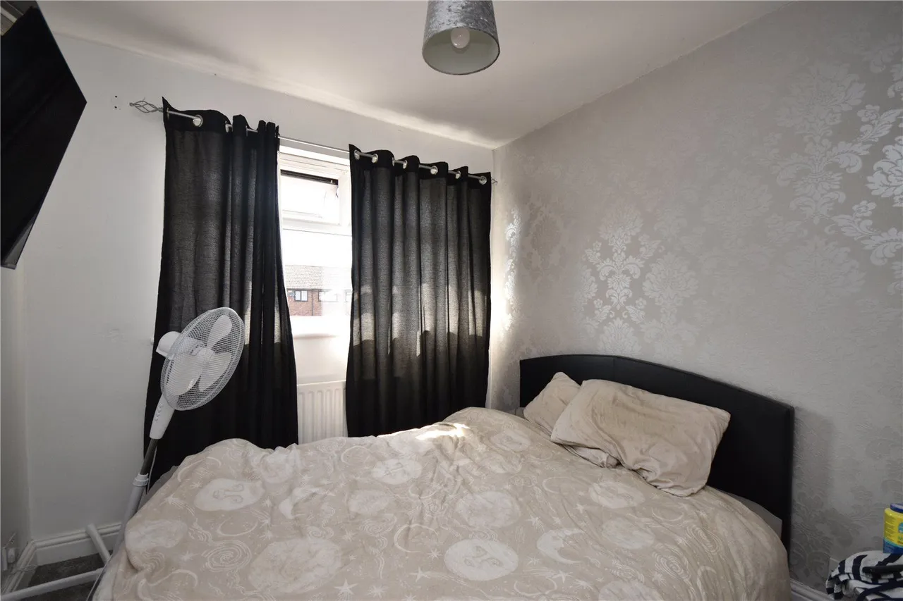 Polperro Close, Royton, OL2, photo 8