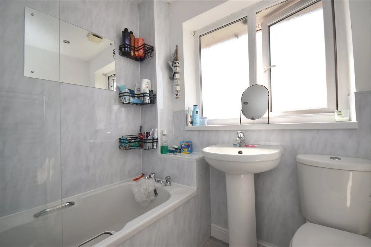 Polperro Close, Royton, OL2, photo 7