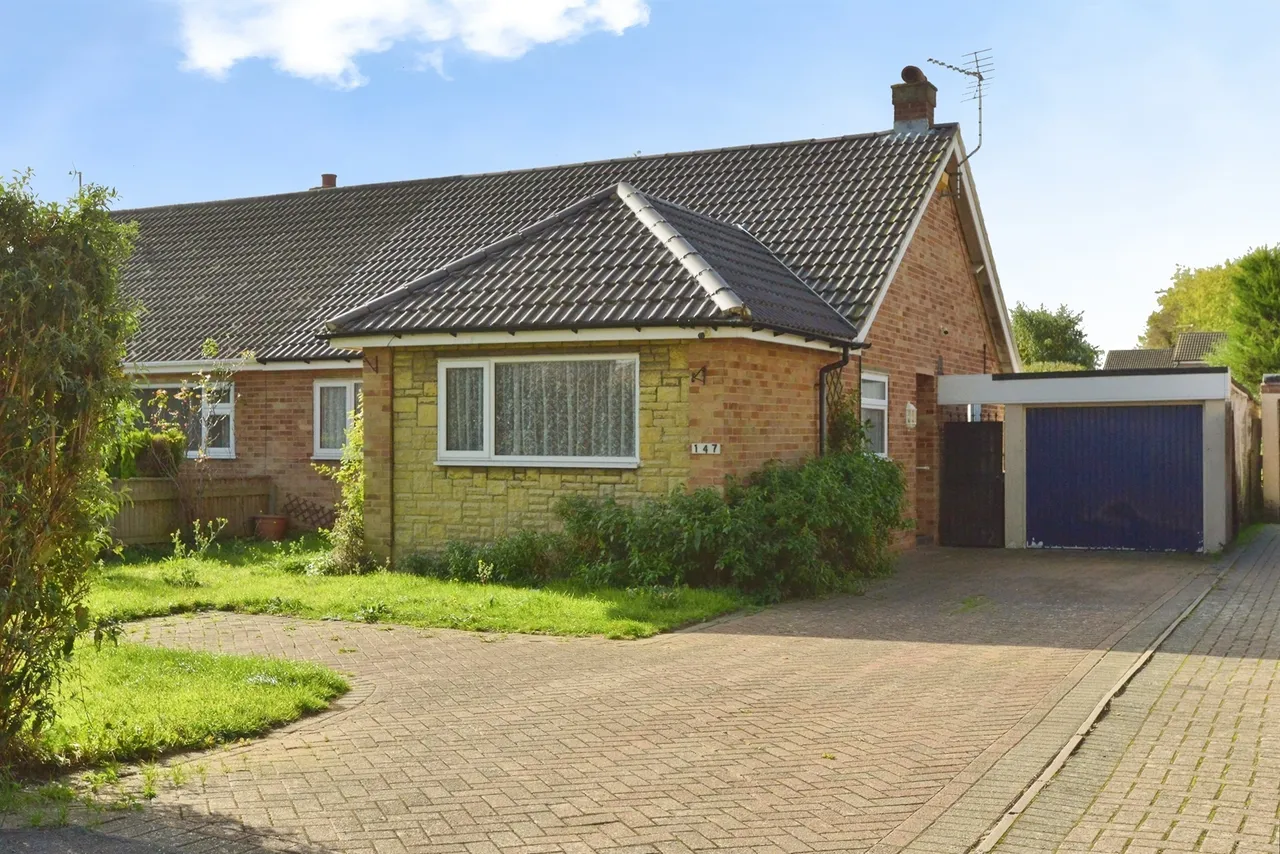 3 bed house for sale, Shenley Road, Bletchley, MK3