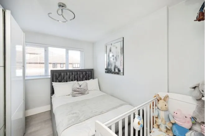 Brimfield Road, RM19, photo 6