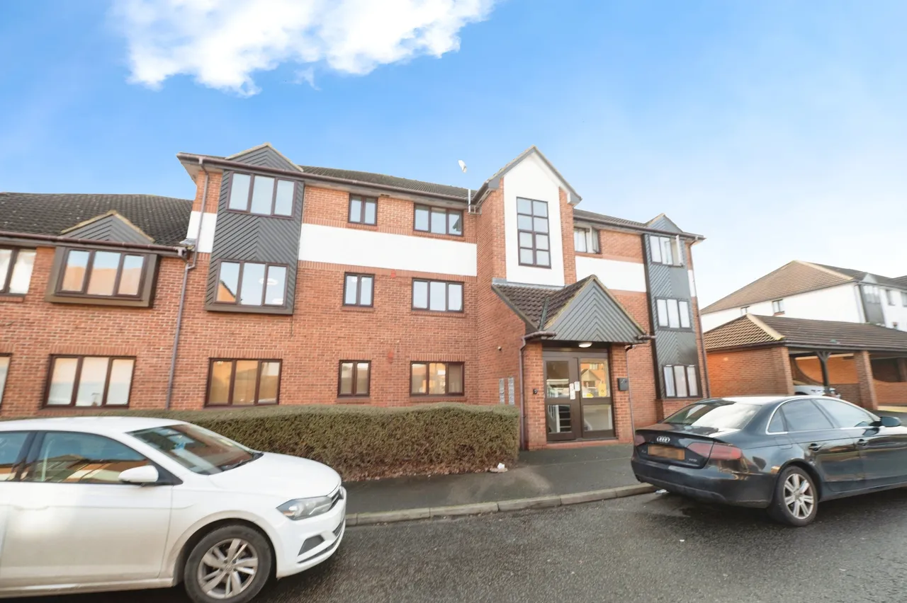 1 bed flat for sale, Brimfield Road, RM19