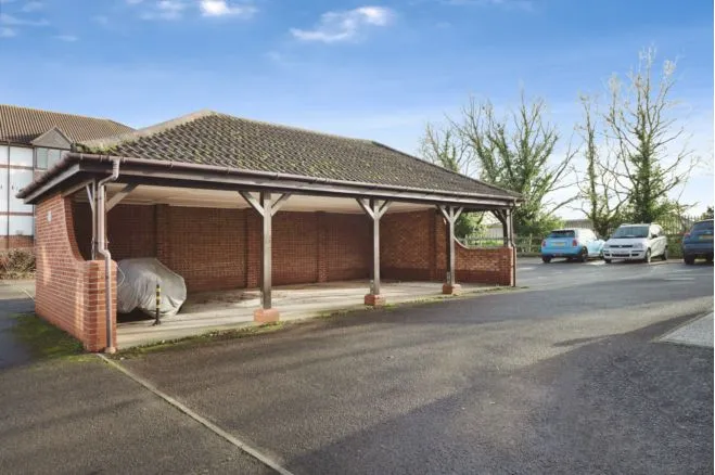 Brimfield Road, RM19, photo 12