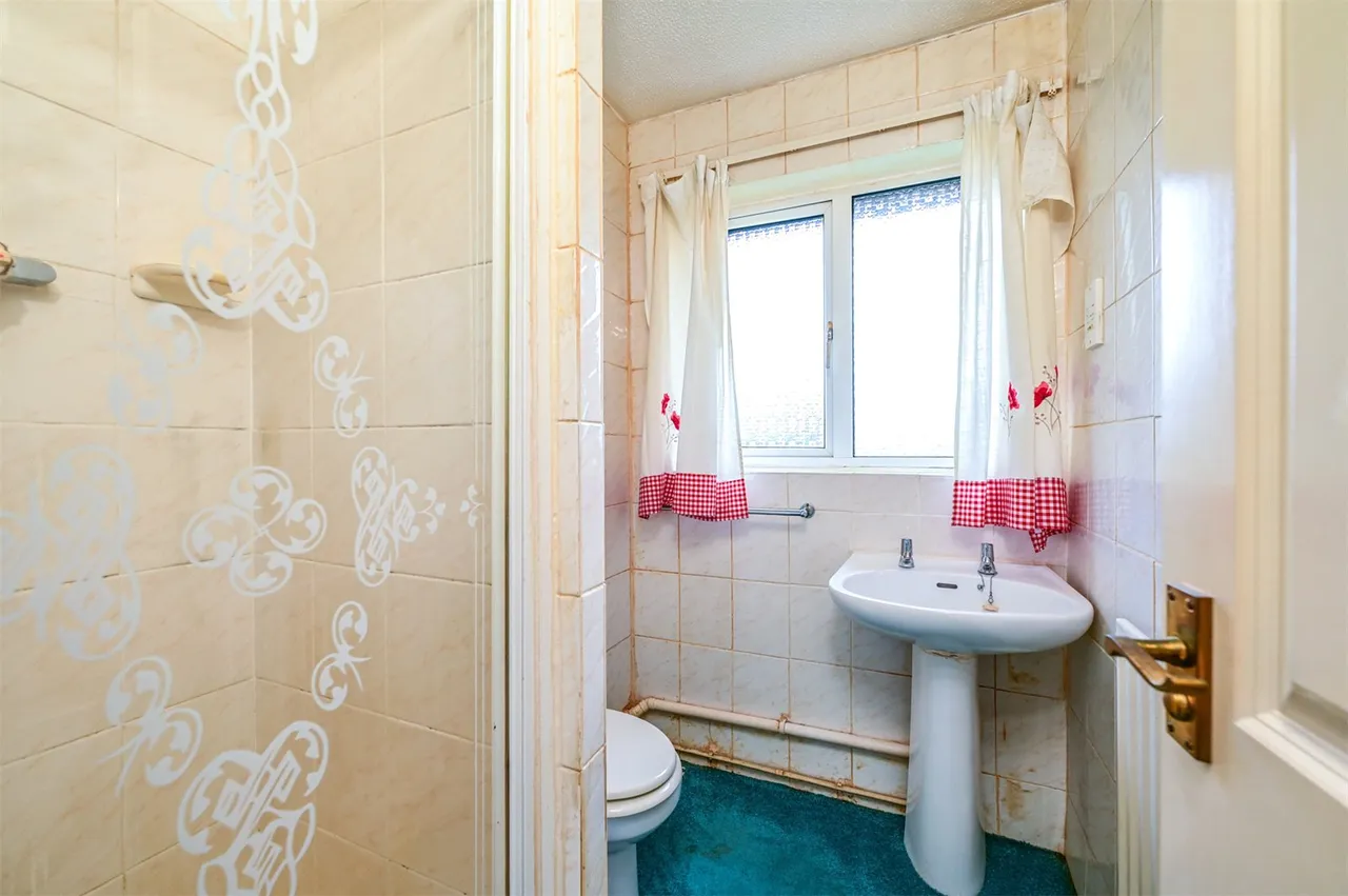 Tweedsmuir Close, Farnborough, Hampshire, GU14 0QA, photo 12