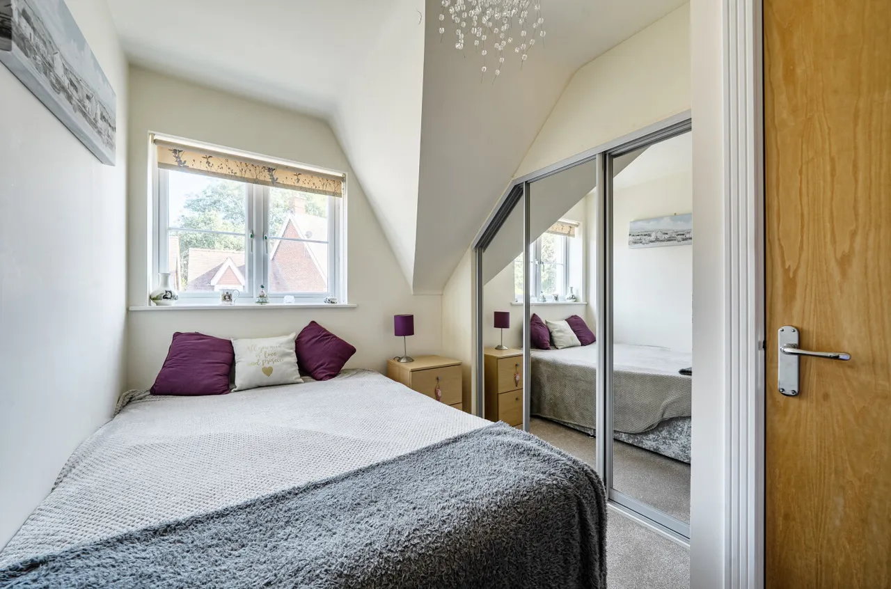 Hillside Mews, Sarisbury Green, SO31, photo 15