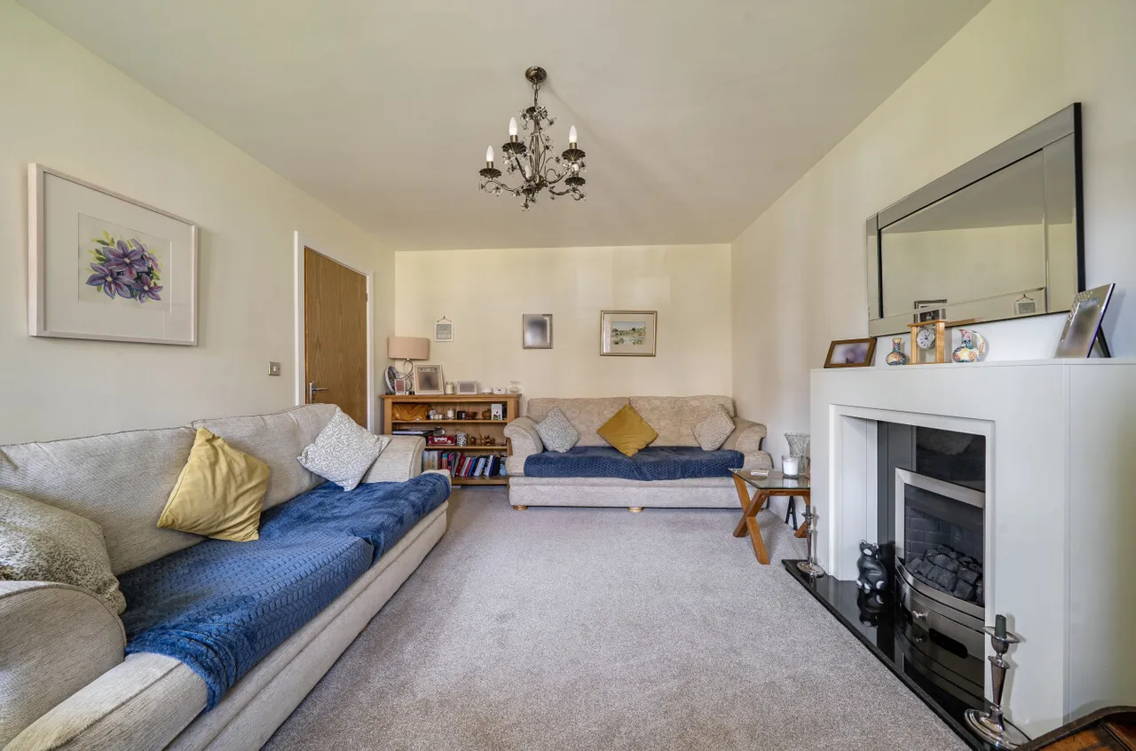 Hillside Mews, Sarisbury Green, SO31, photo 11