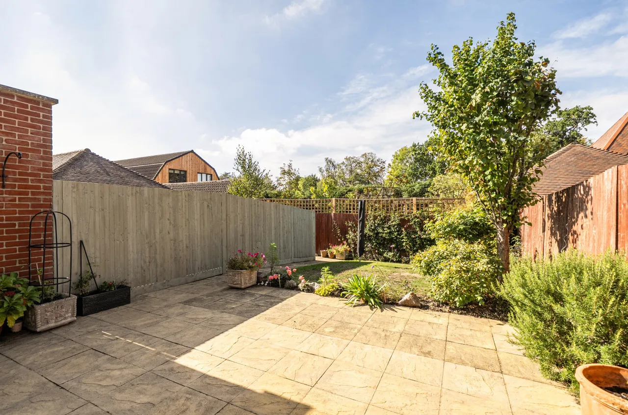 Hillside Mews, Sarisbury Green, SO31, photo 18