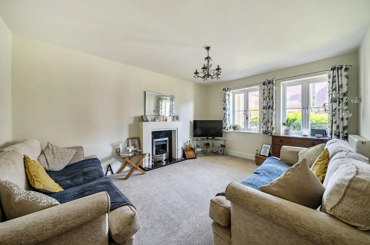 Hillside Mews, Sarisbury Green, SO31, photo 10