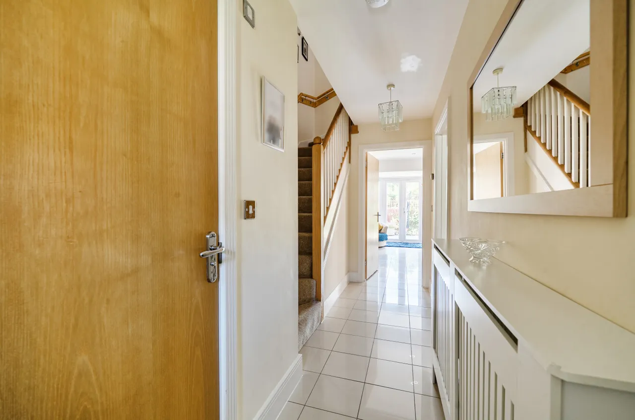 Hillside Mews, Sarisbury Green, SO31, photo 9