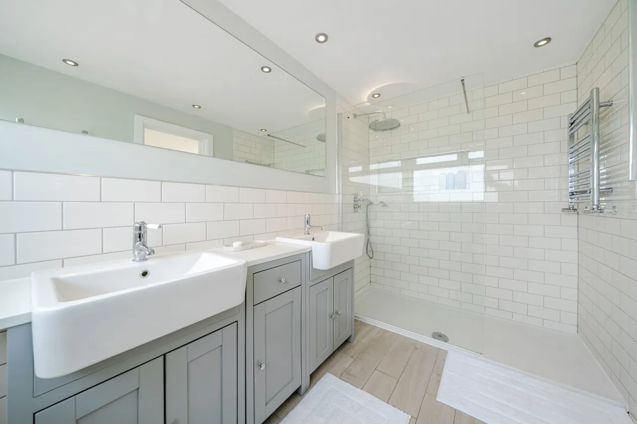 Balloch Road, SE6, photo 32