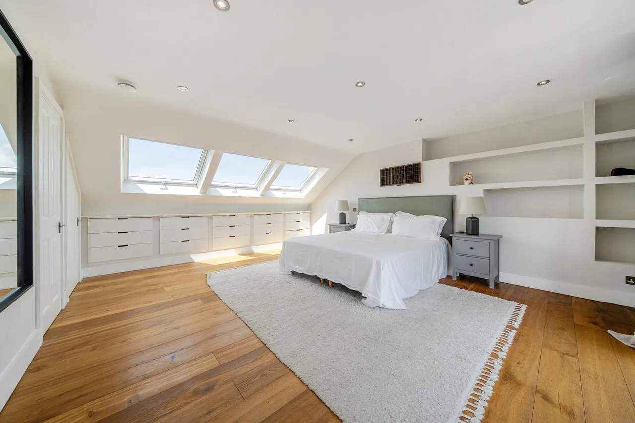 Balloch Road, SE6, photo 33