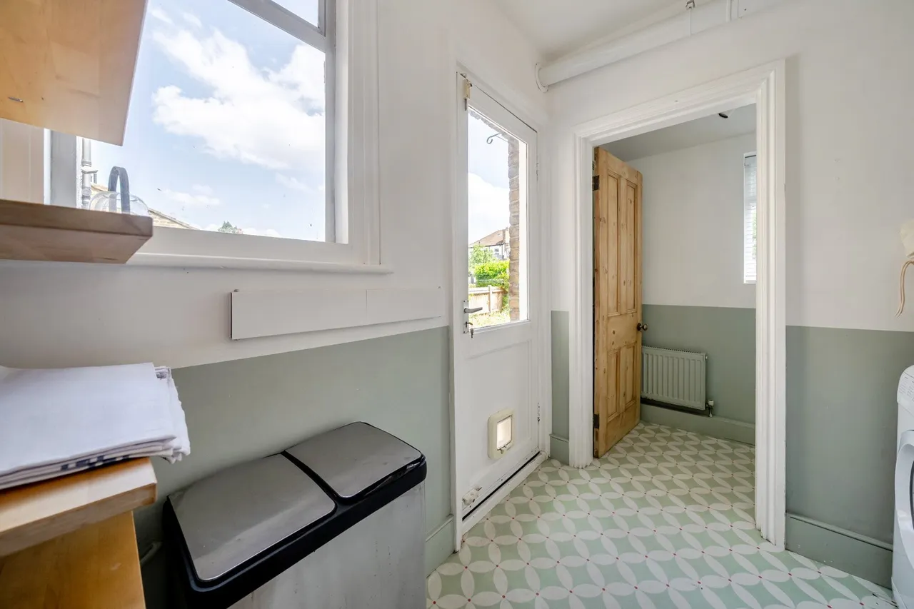 Balloch Road, SE6, photo 21