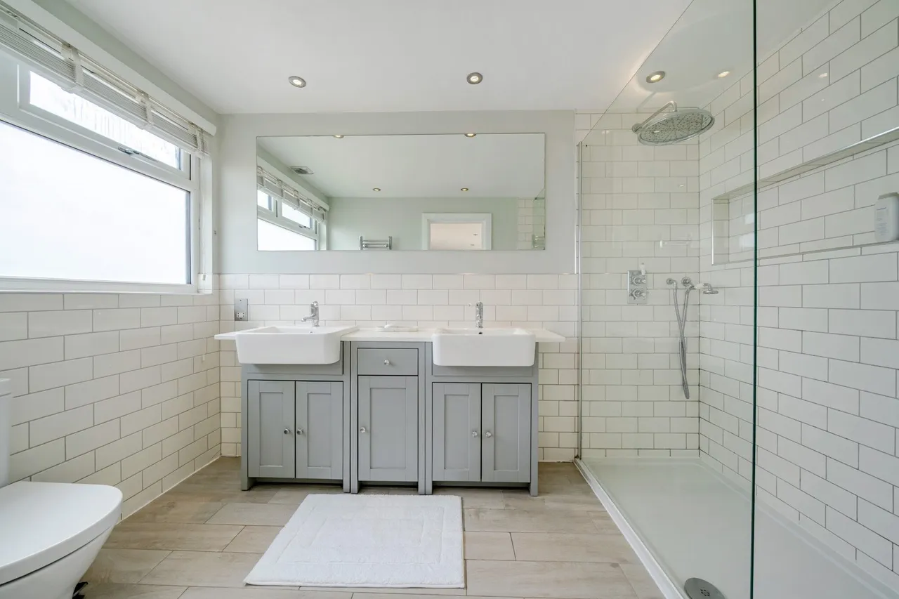 Balloch Road, SE6, photo 8