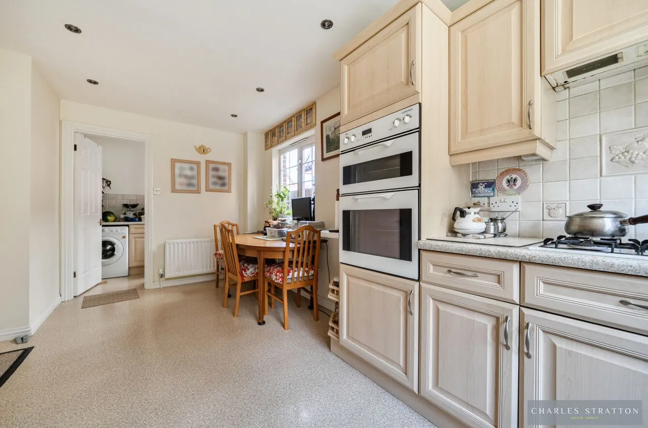 Brunel Close, Romford, RM1, photo 9