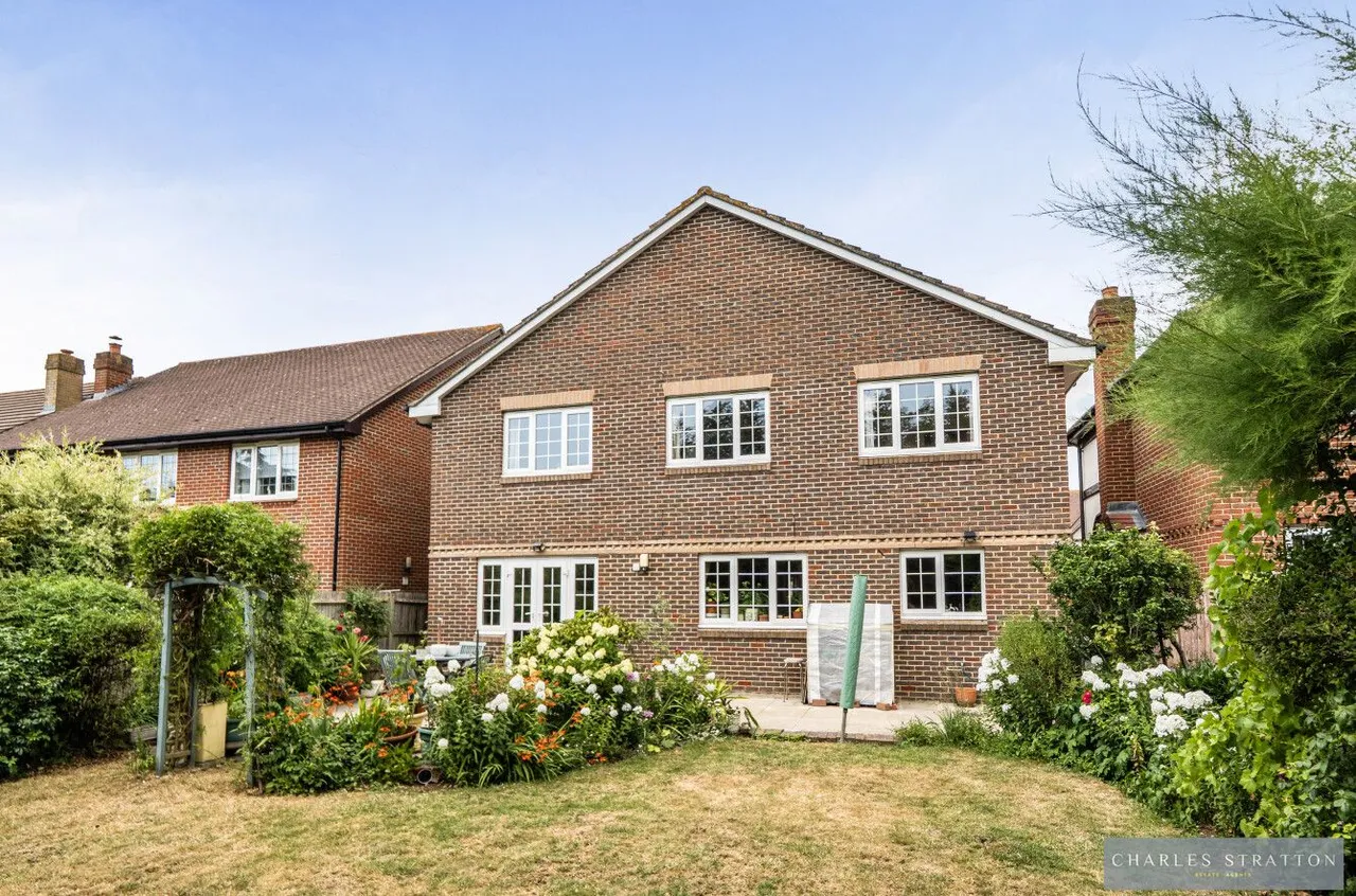 Brunel Close, Romford, RM1, photo 2