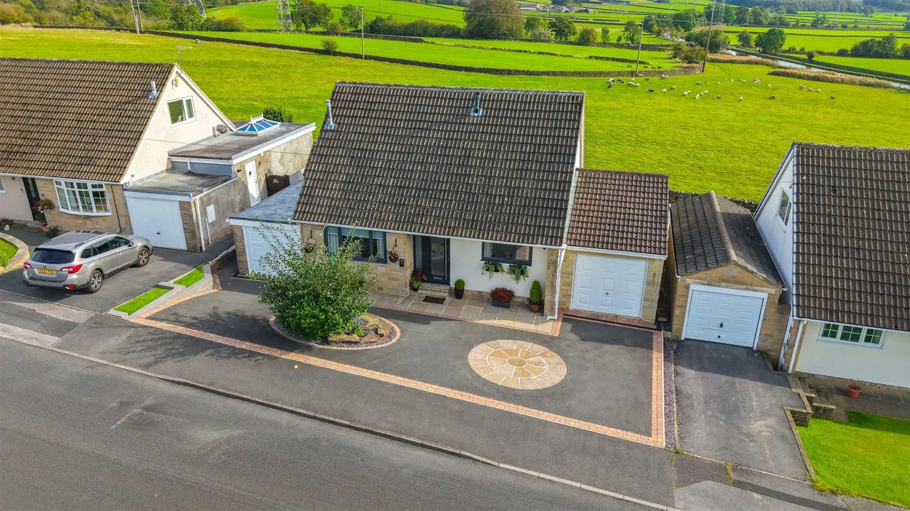 Lowfield Crescent, Silsden, BD20, photo 36