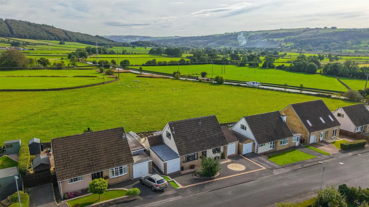 Lowfield Crescent, Silsden, BD20, photo 35