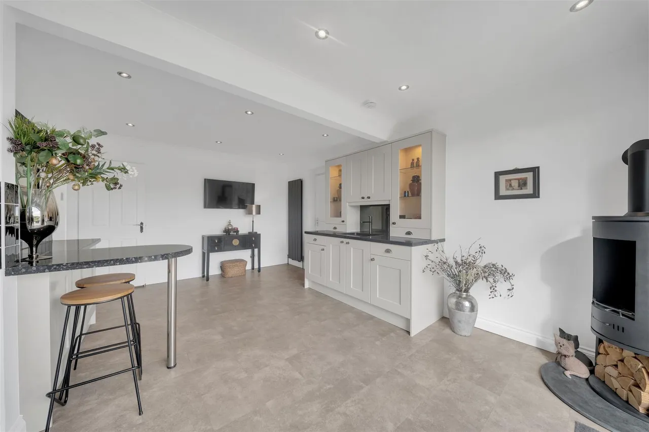 Lowfield Crescent, Silsden, BD20, photo 8