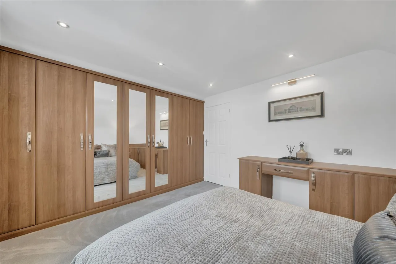 Lowfield Crescent, Silsden, BD20, photo 21