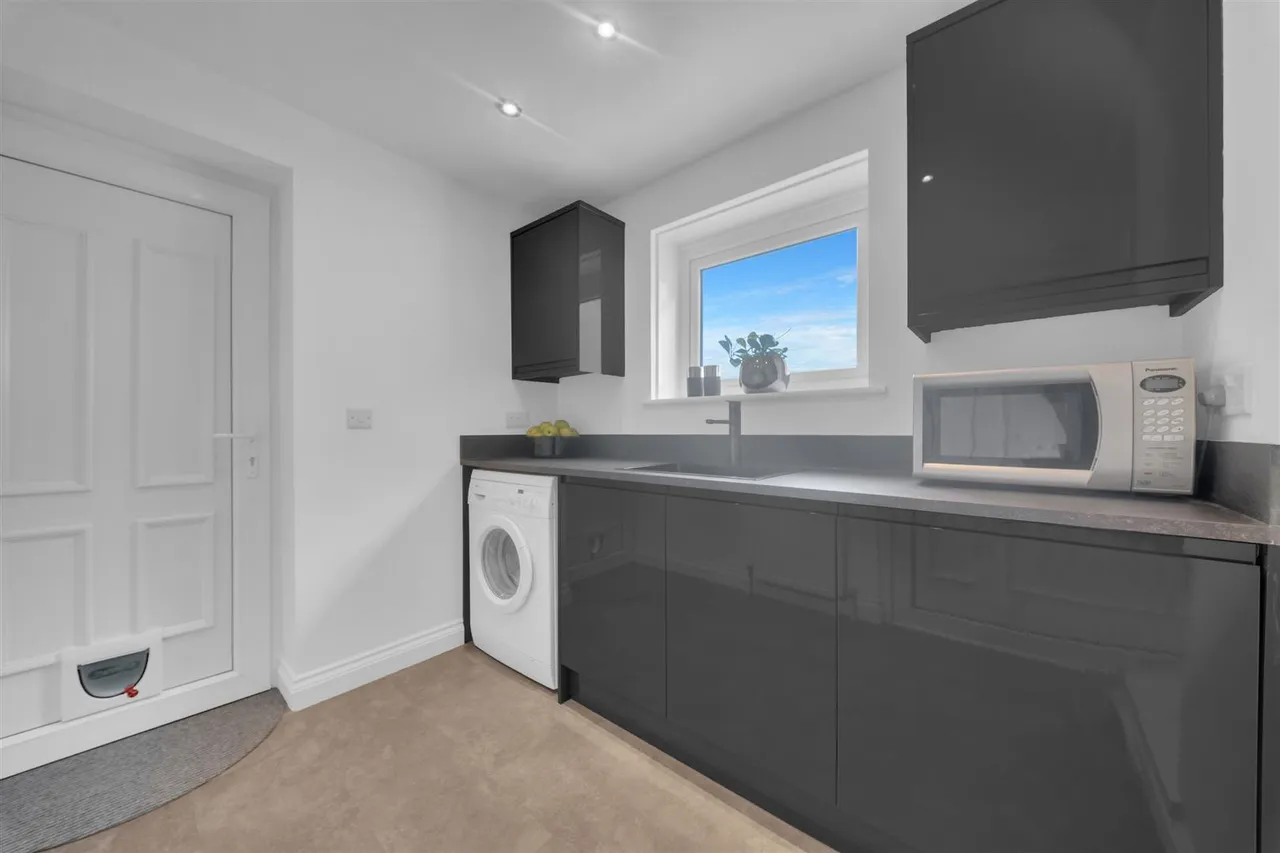 Lowfield Crescent, Silsden, BD20, photo 14