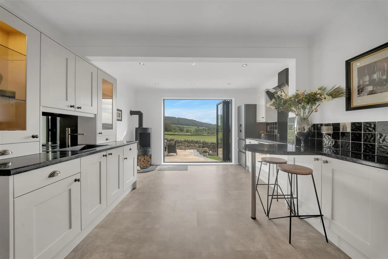 Lowfield Crescent, Silsden, BD20, photo 3