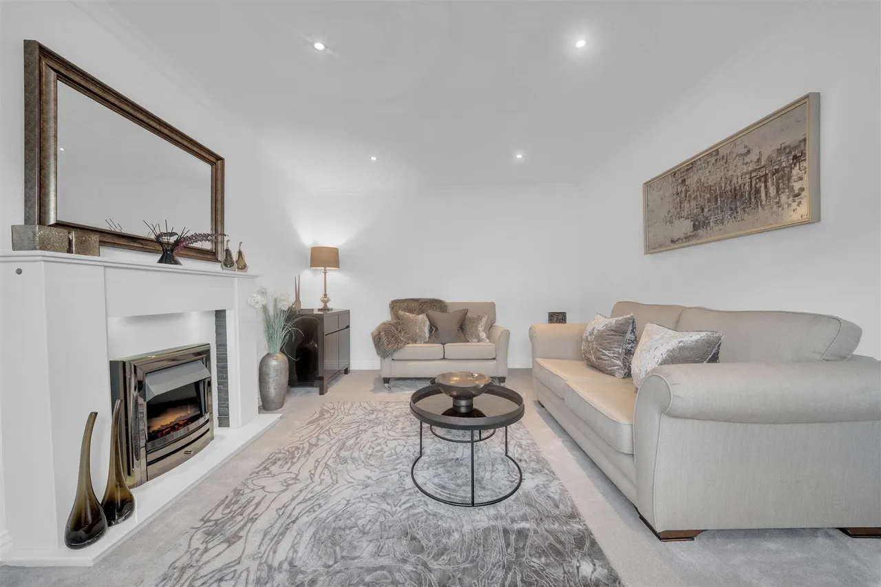 Lowfield Crescent, Silsden, BD20, photo 15