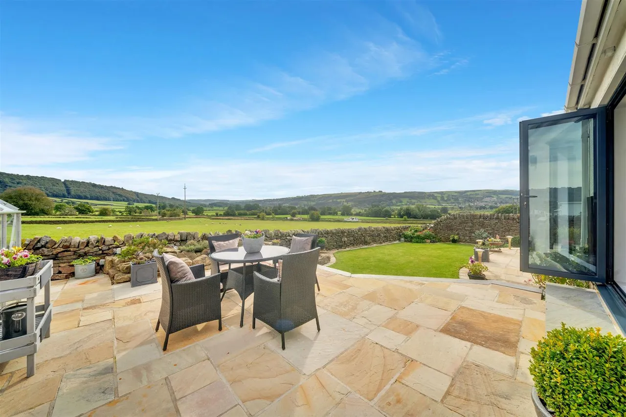 Lowfield Crescent, Silsden, BD20, photo 29