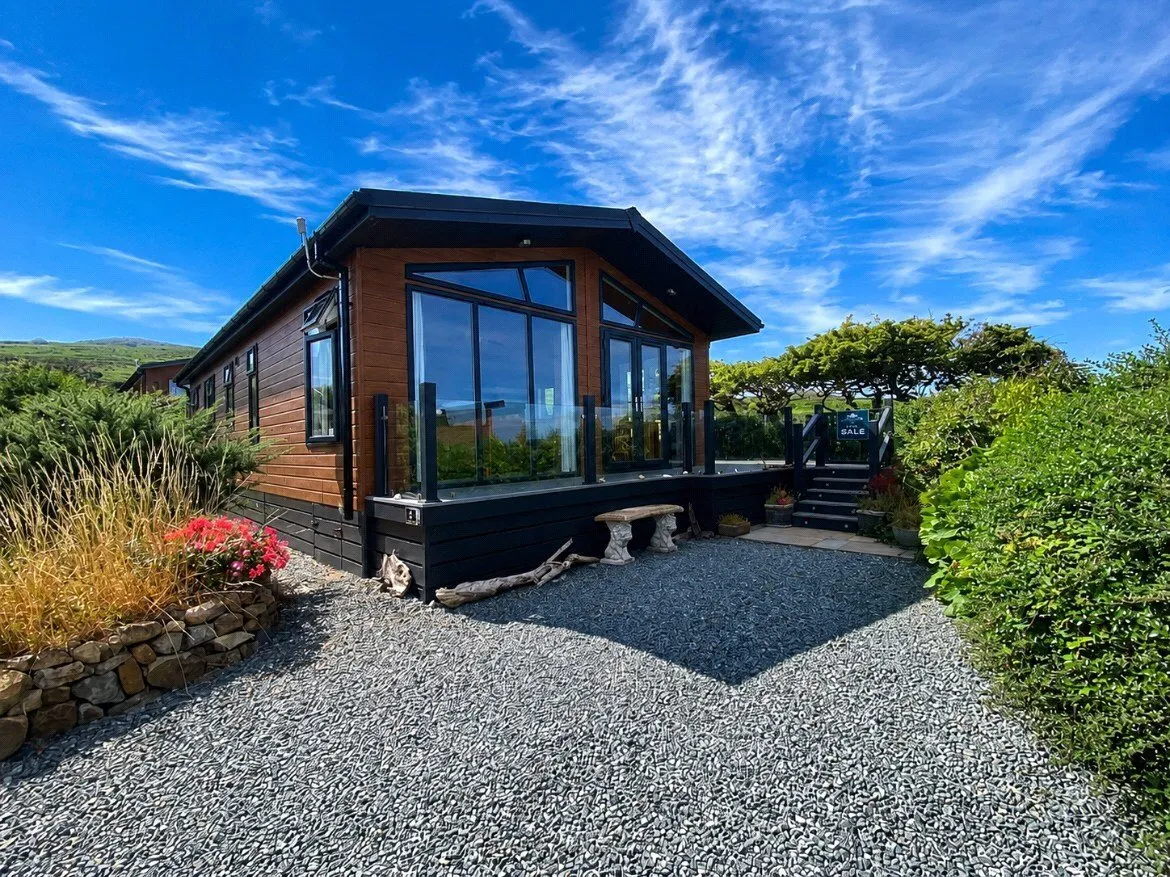 2 bed house for sale, Fishguard Bay Resort, SA65