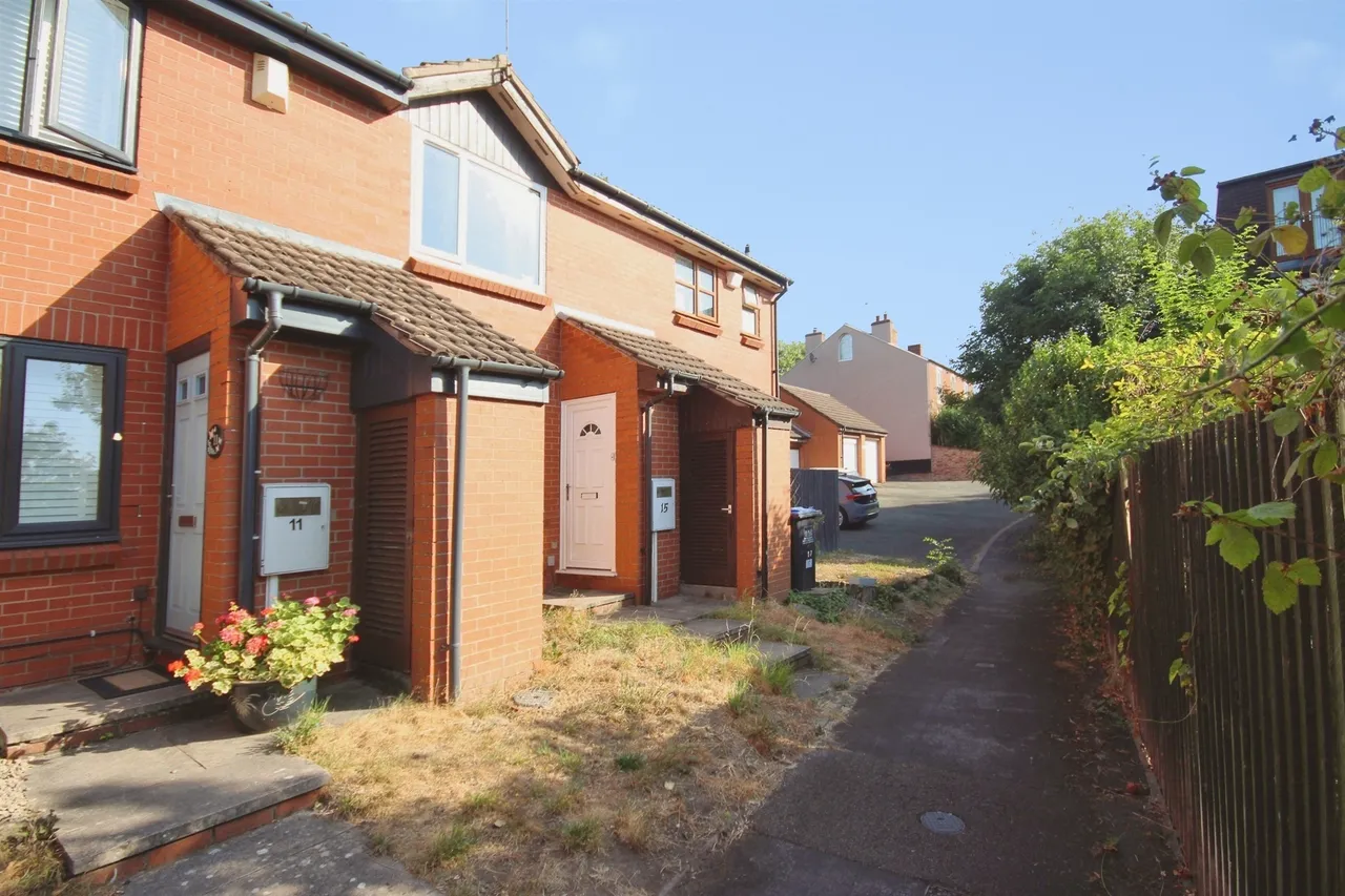 Austin Edwards Drive, Warwick, photo 14