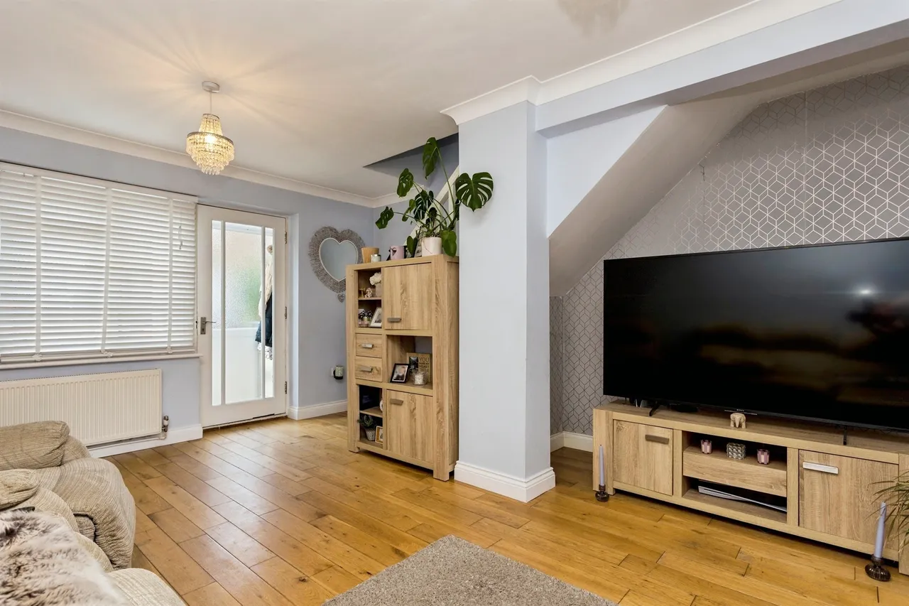 3 bed house for sale — Nelson Road, Horsham