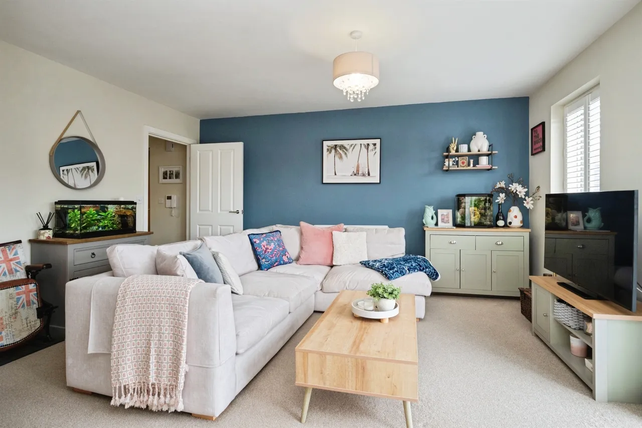 2 bed flat for sale — Dukes Drive, TUNBRIDGE WELLS
