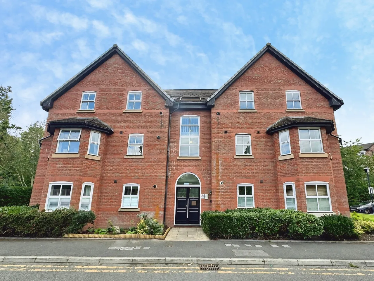 2 bed flat for sale, Olive Shapley Avenue, Didsbury, M20