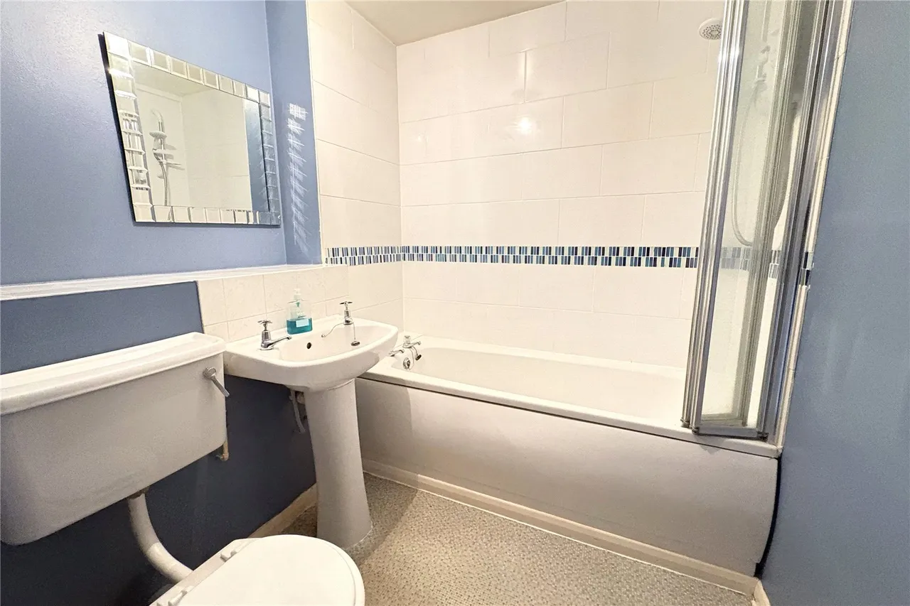 Ascot Court, Aldershot, Hampshire, GU11 1HG, photo 7