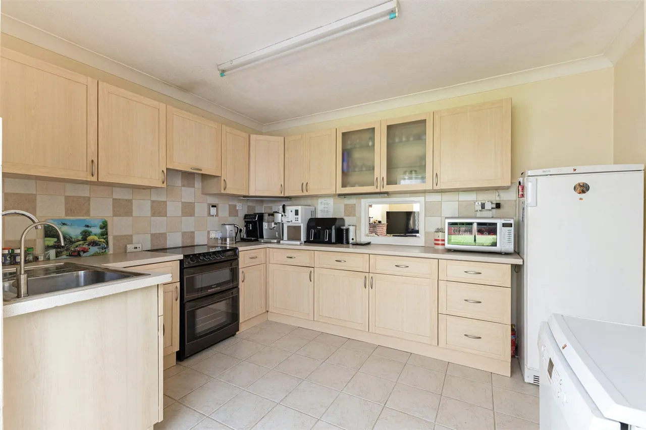 Shelley Close, Christchurch, Dorset, BH23, photo 6