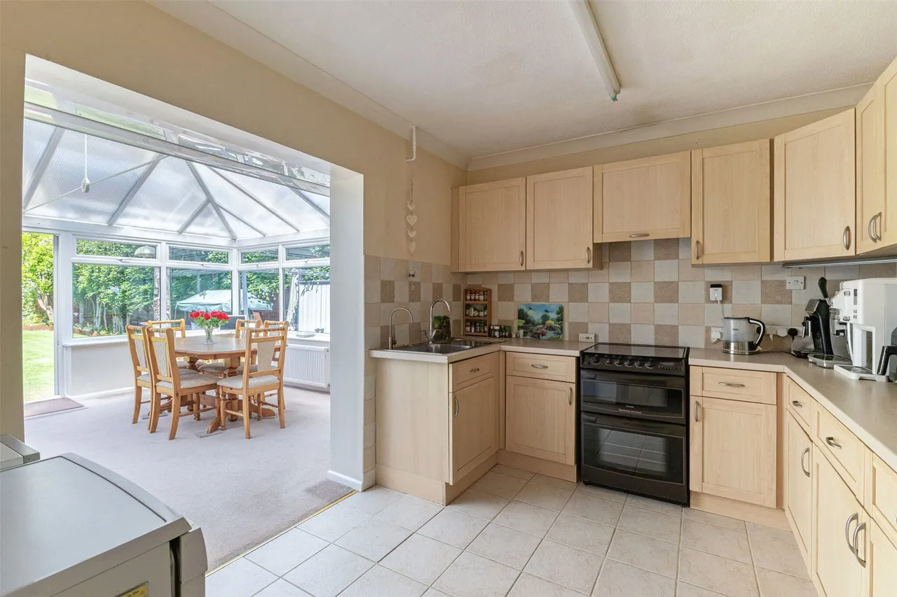 Shelley Close, Christchurch, Dorset, BH23, photo 3