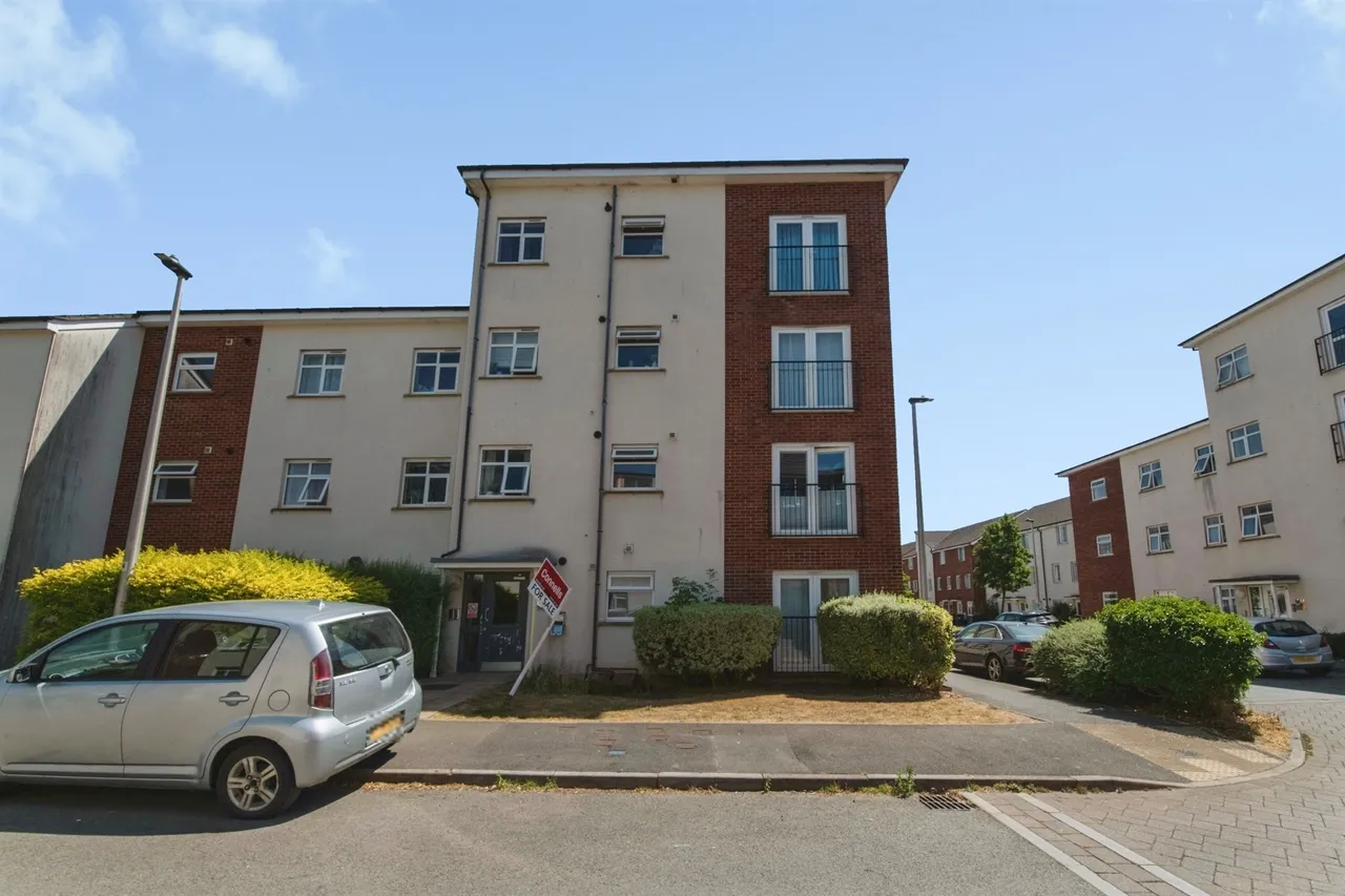2 bed flat for sale — Thursby Walk, Exeter