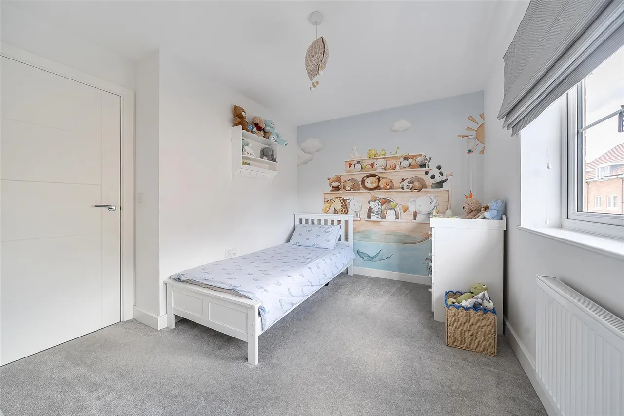 Pegasus Avenue, Netley Abbey, Southampton, photo 10