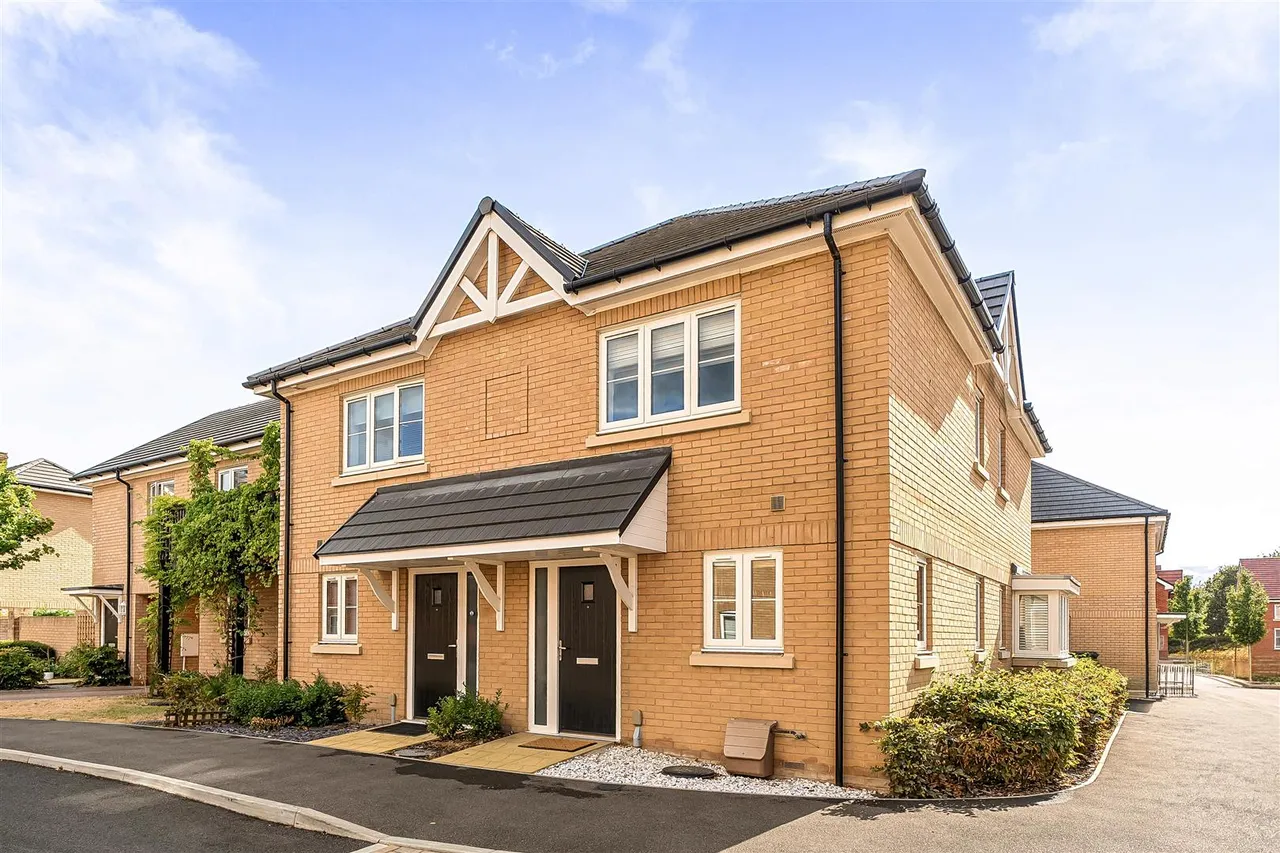 2 bed house for sale — Pegasus Avenue, Netley Abbey, Southampton