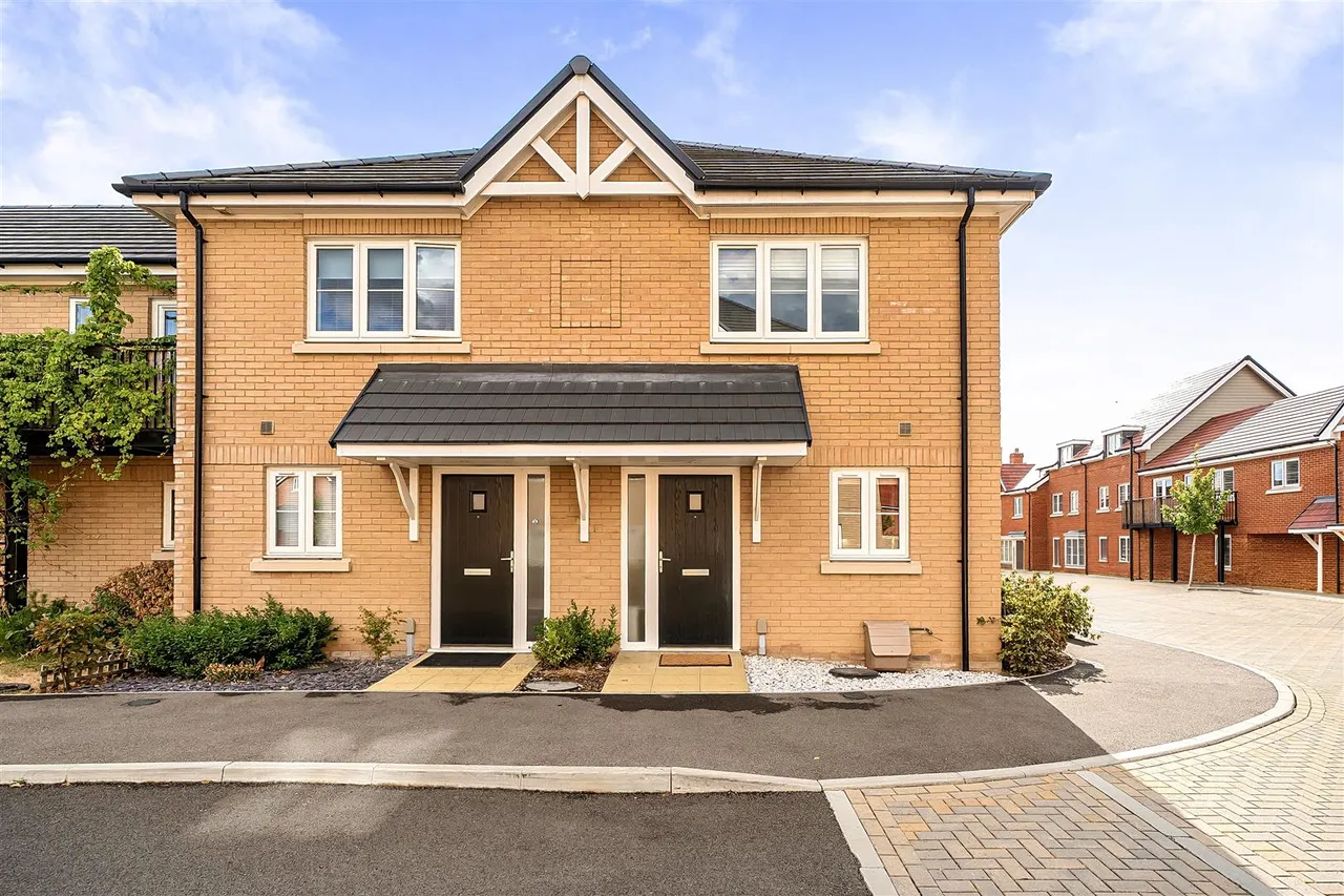 Pegasus Avenue, Netley Abbey, Southampton, photo 14