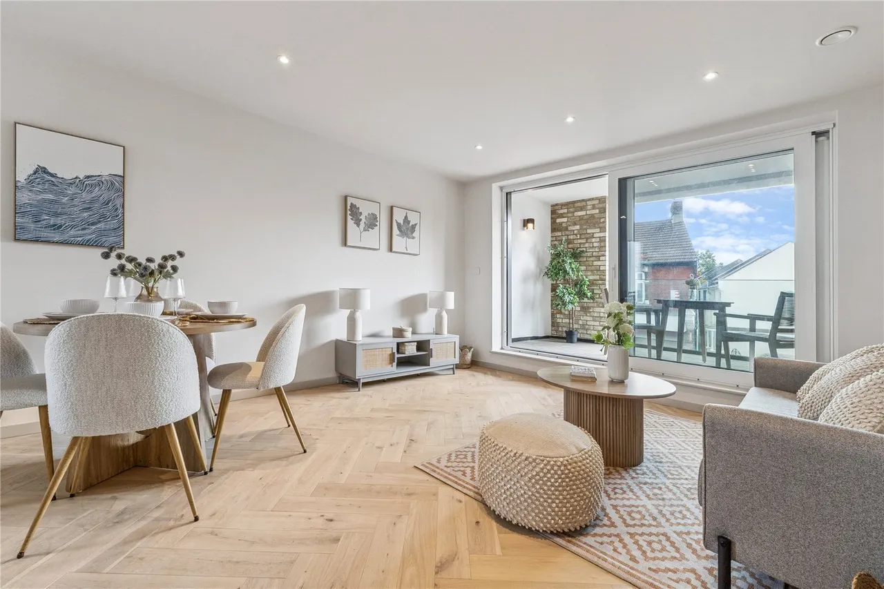 Kingston Road, London, SW19, photo 11