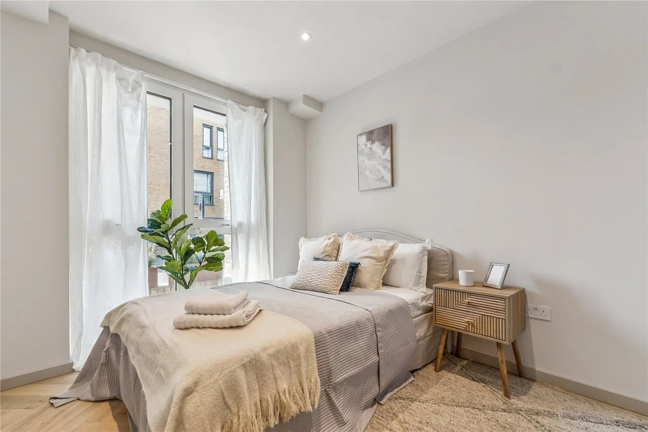 Kingston Road, London, SW19, photo 5