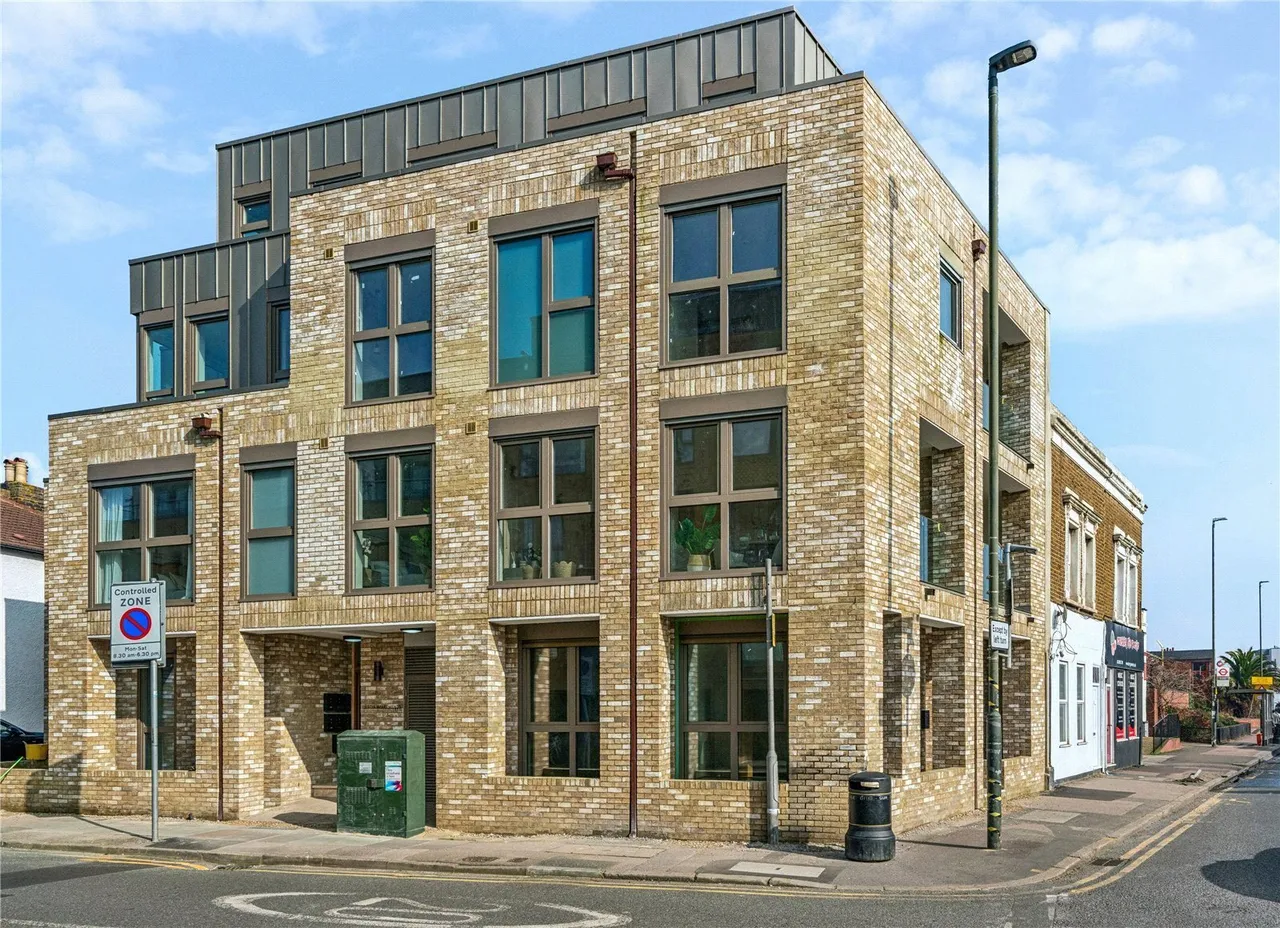 Kingston Road, London, SW19, photo 14