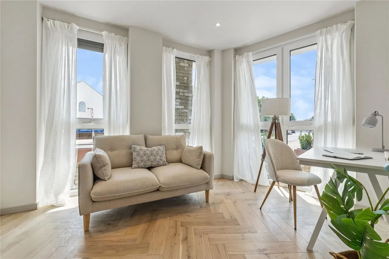 Kingston Road, London, SW19, photo 3