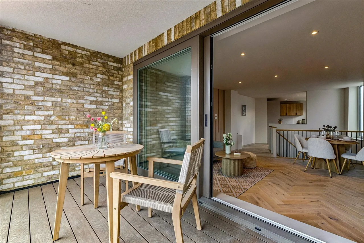 Kingston Road, London, SW19, photo 13