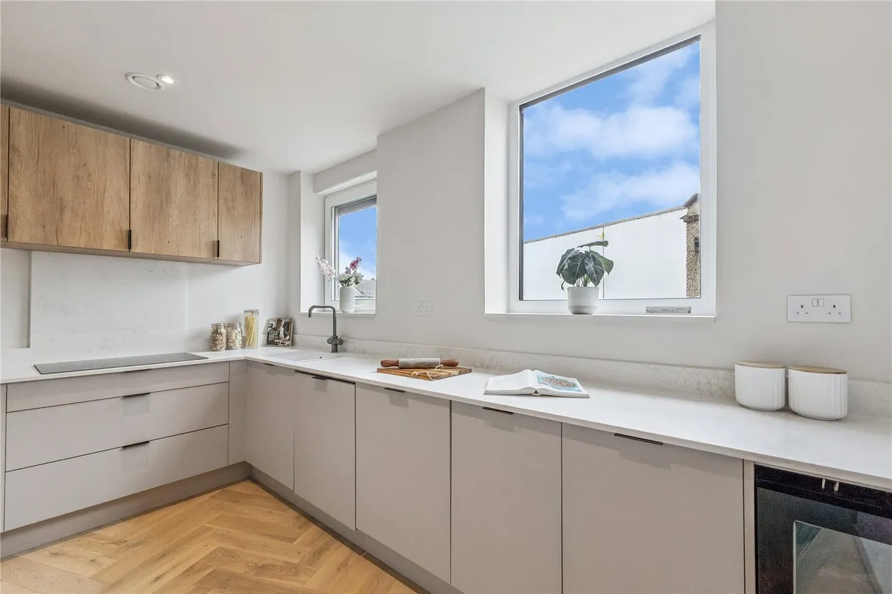 Kingston Road, London, SW19, photo 4