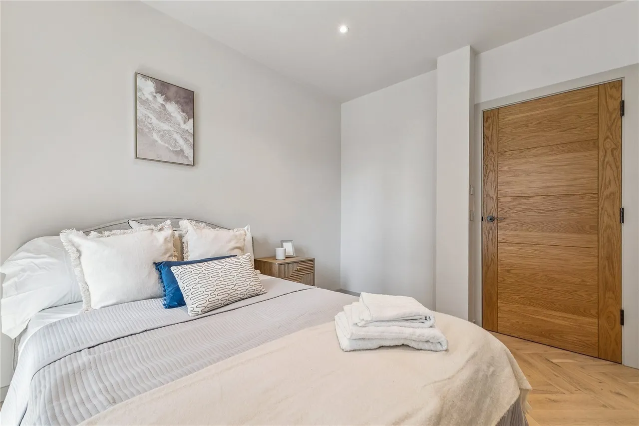 Kingston Road, London, SW19, photo 6