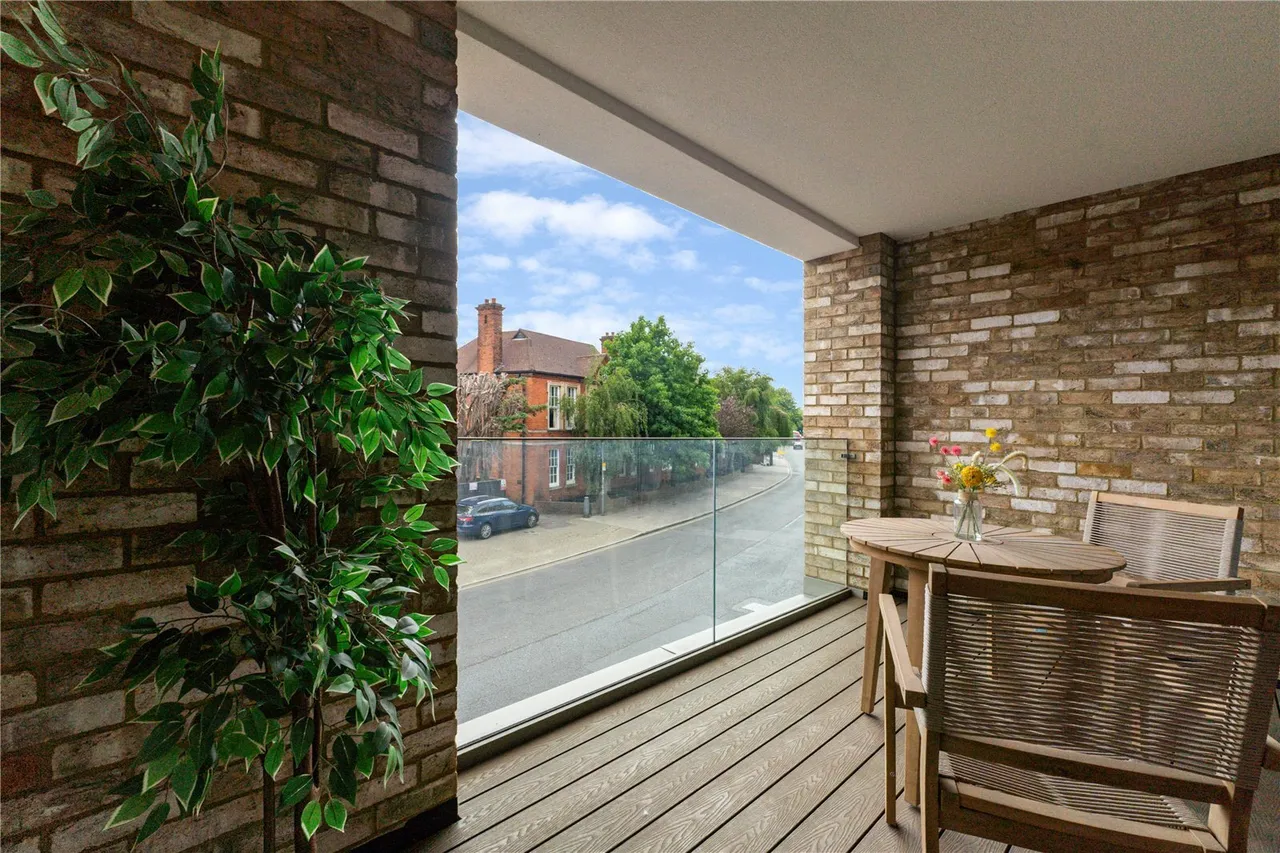 Kingston Road, London, SW19, photo 12
